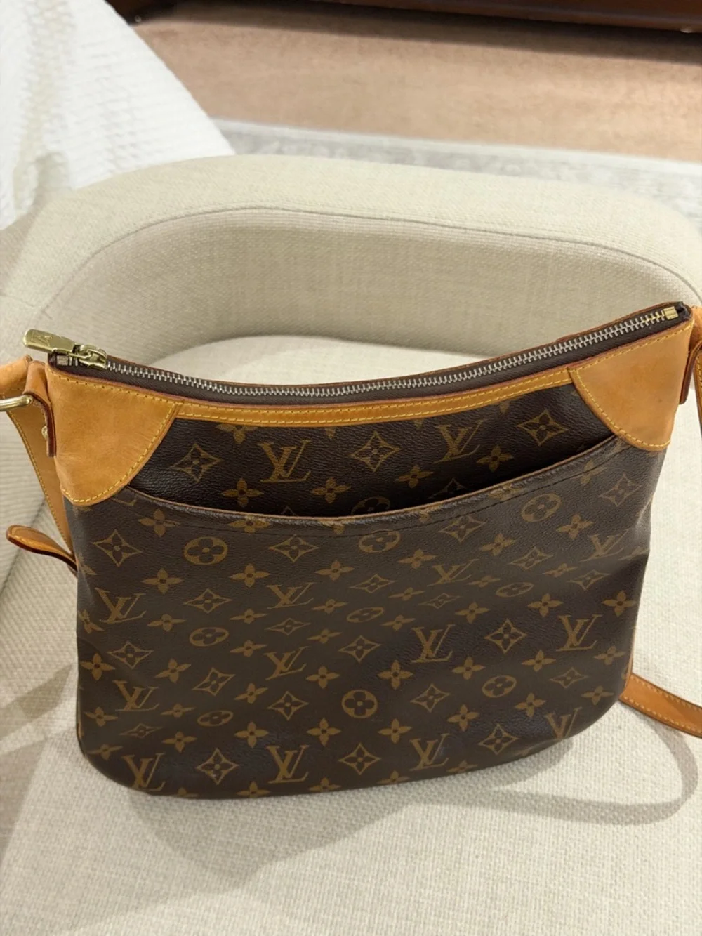Louis Vuitton Odeon MM Brown Monogram Crossbody with Tan Leather Trim - Picture 14 of 16